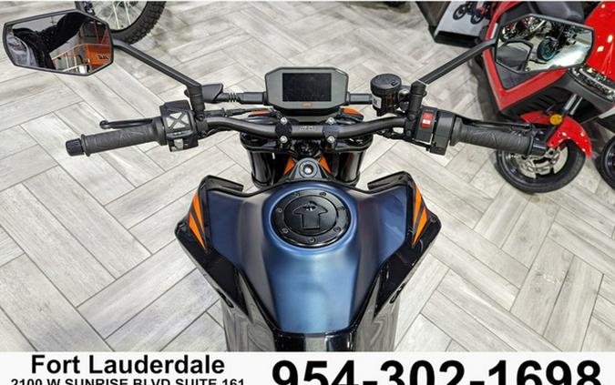 2022 KTM Duke 890 R