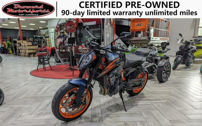 2022 KTM Duke 890 R