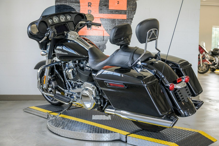 2019 Harley-Davidson Street Glide Grand American Touring FLHX