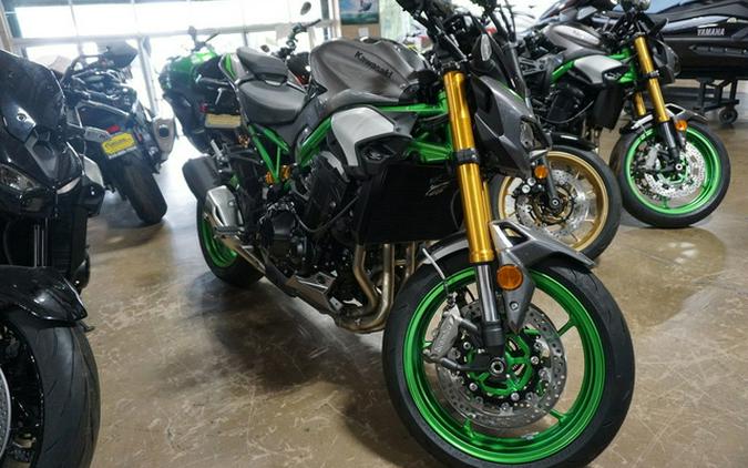 2025 Kawasaki Z900 SE ABS