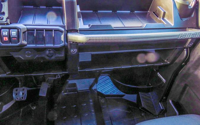 2025 Can-Am Defender DPS HD7 Compass Green