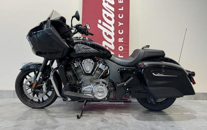 2021 Indian Motorcycle® Challenger® Thunder Black