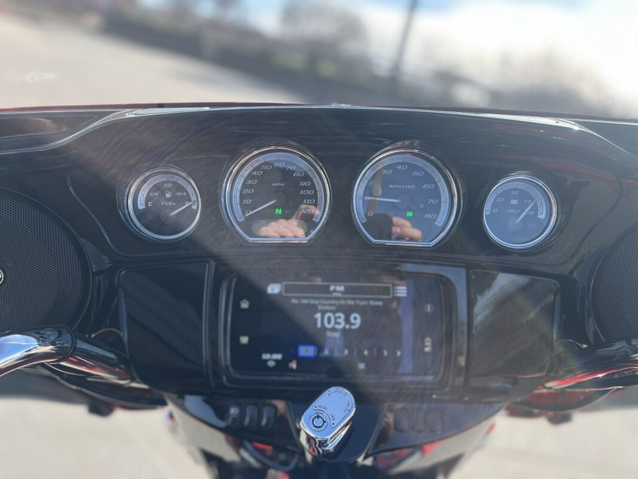 2023 Harley-Davidson® Ultra Limited FLHTK Redline Red