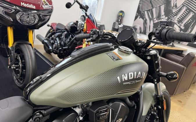 2026 Indian Motorcycle® Scout® Bobber Limited +Tech Moss Green Smoke