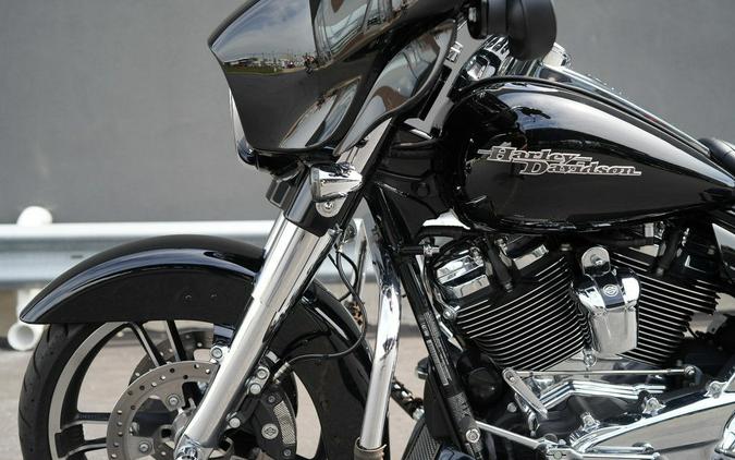 2017 Harley-Davidson FLHXS - Street Glide Special