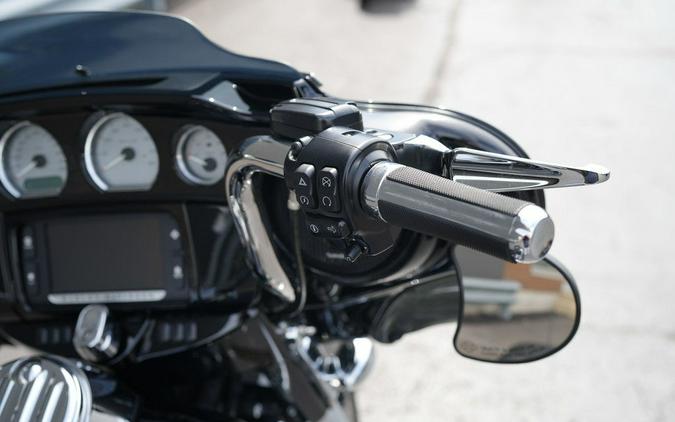 2017 Harley-Davidson FLHXS - Street Glide Special