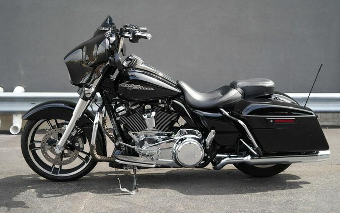 2017 Harley-Davidson FLHXS - Street Glide Special