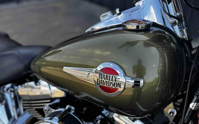 2016 Harley-Davidson® FLSTC - Heritage Softail® Classic
