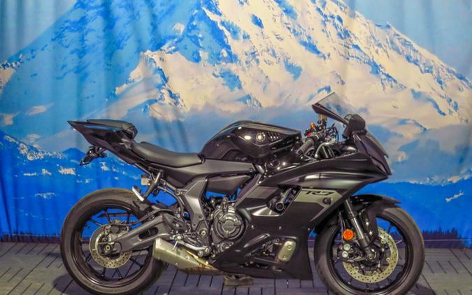 2025 Yamaha YZF R7
