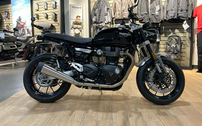 2023 Triumph Speed Twin 900 First Look [Fast Facts + 20 Photos]