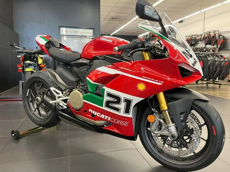 2025 Ducati Panigale V2 Bayliss 1st Championship Livery