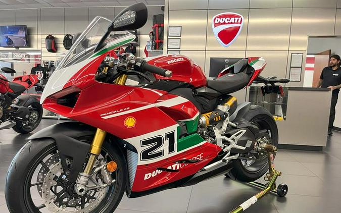 2025 Ducati Panigale V2 Bayliss 1st Championship Livery