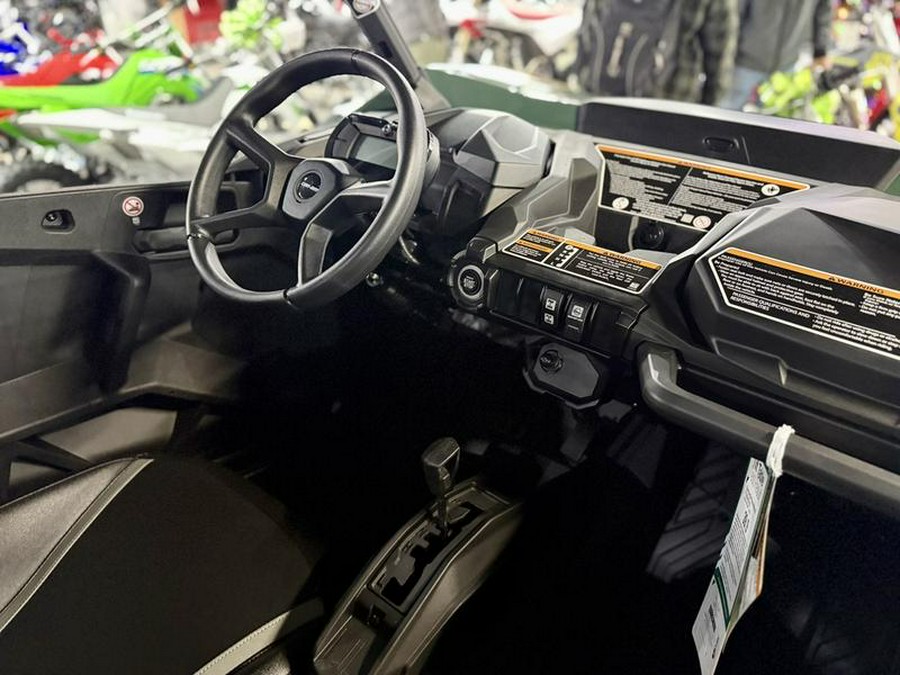 2026 Can-Am® Commander DPS 700