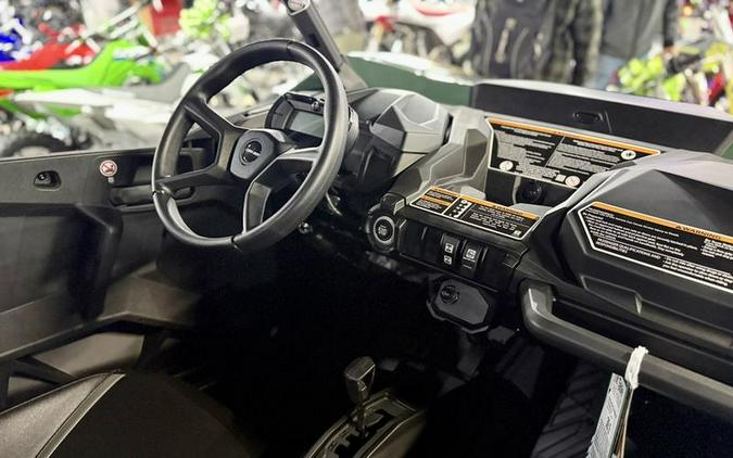 2026 Can-Am® Commander DPS 700