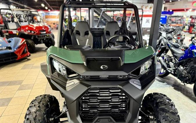 2026 Can-Am® Commander DPS 700