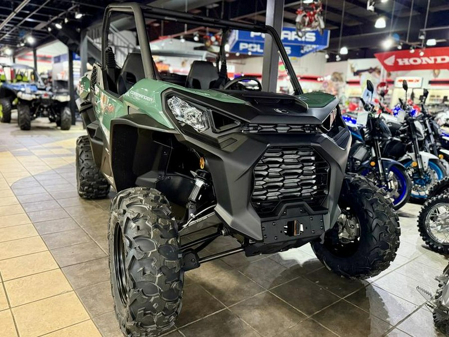 2026 Can-Am® Commander DPS 700
