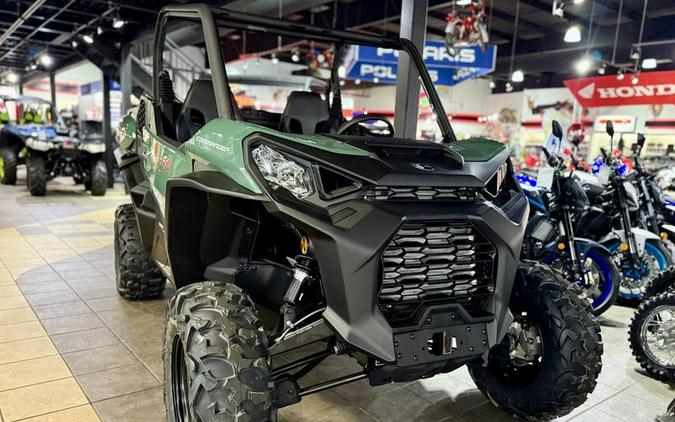 2026 Can-Am® Commander DPS 700