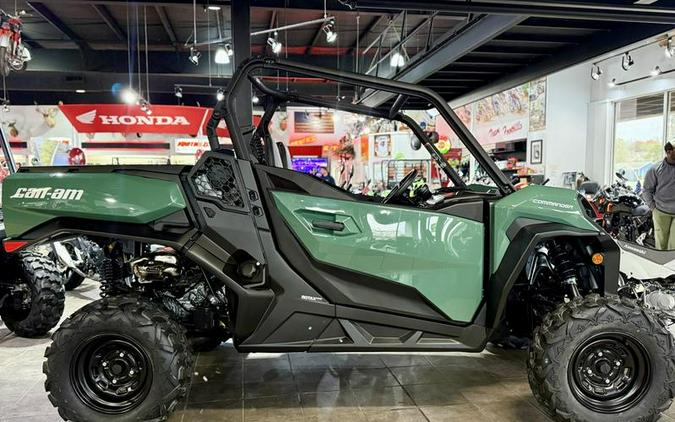 2026 Can-Am® Commander DPS 700