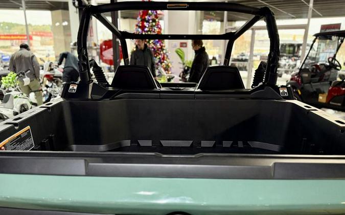 2026 Can-Am® Commander DPS 700