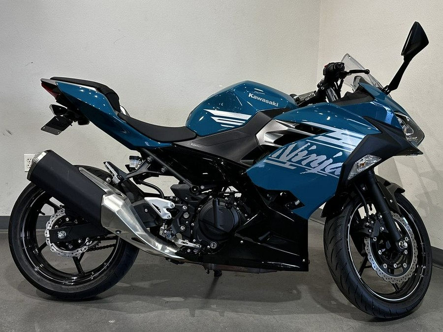 2021 Kawasaki Ninja® 400 Pearl Nightshade Teal/Metallic Spark Black