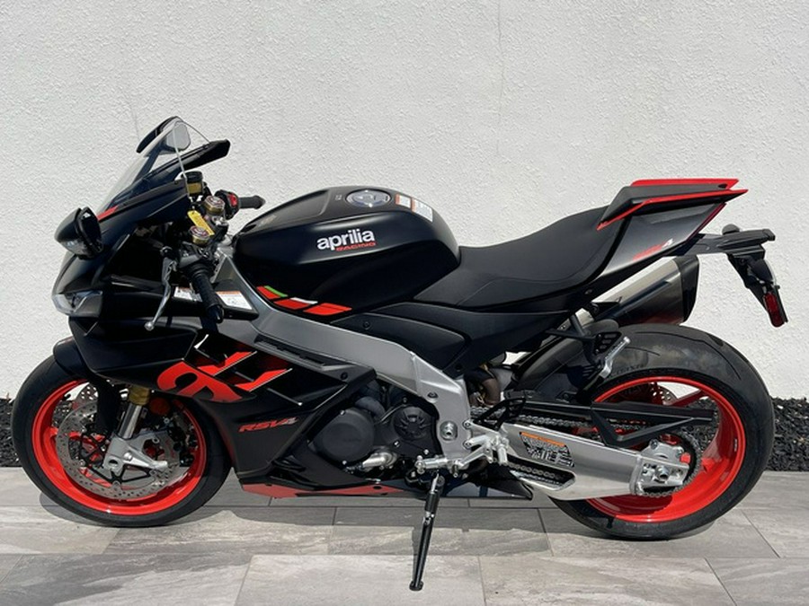 2024 Aprilia RSV4 1100