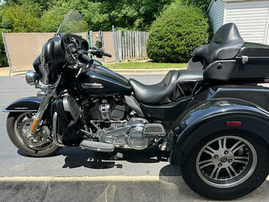 2020 Harley-Davidson Tri Glide Ultra Vivid Black