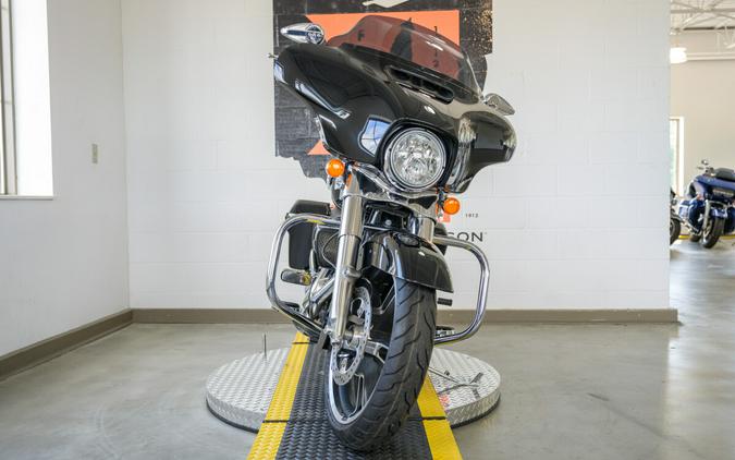 2019 Harley-Davidson Street Glide Grand American Touring FLHX