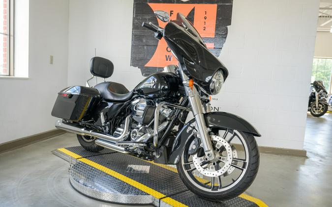 2019 Harley-Davidson Street Glide Grand American Touring FLHX