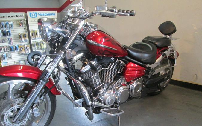 2008 Yamaha Raider® S Candy Red w/Flames