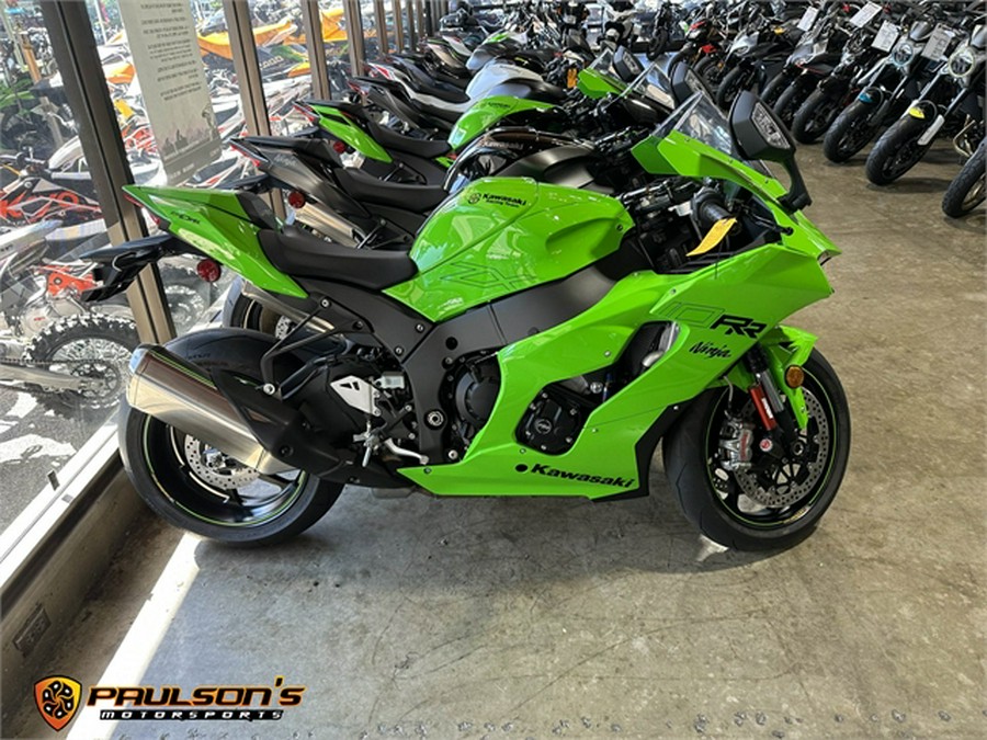 2023 Kawasaki Ninja® ZXT-10RR Base