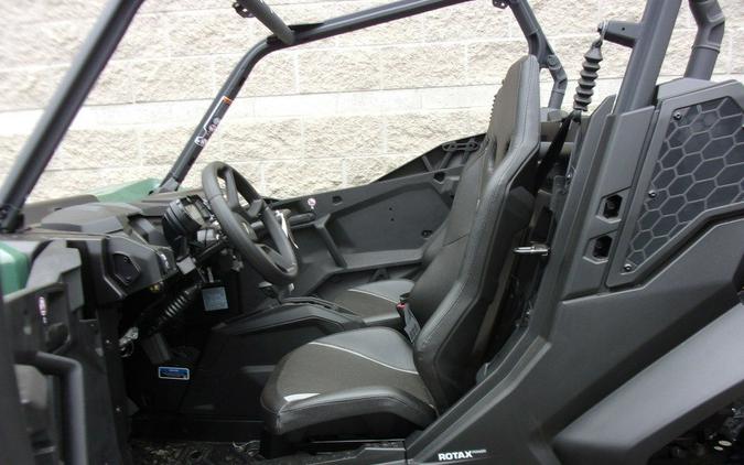 2024 Can-Am® Commander DPS 700