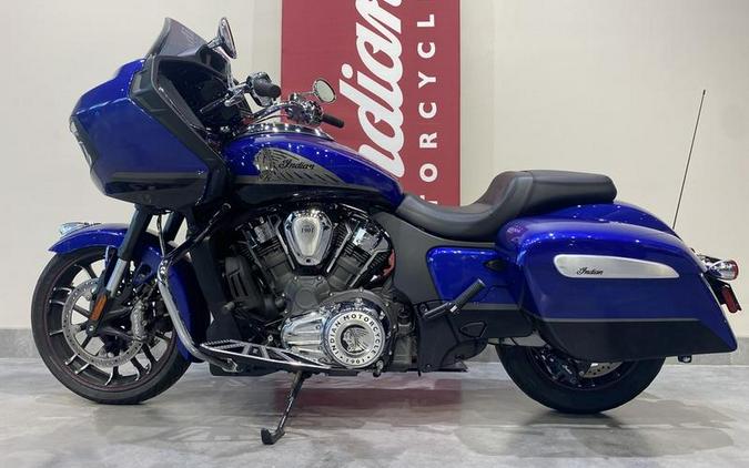 2022 Indian Motorcycle® Challenger® Limited Spirit Blue Metallic/Black Metallic