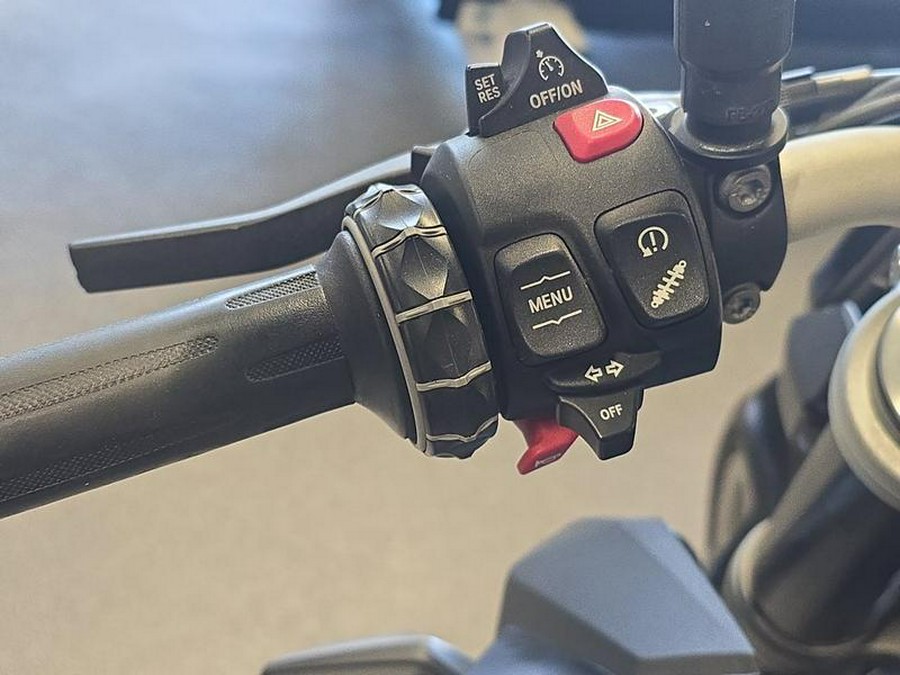 2021 BMW F 900 R Black Storm Met.