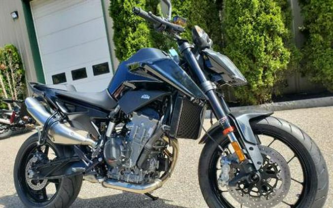 2022 KTM 890 Duke