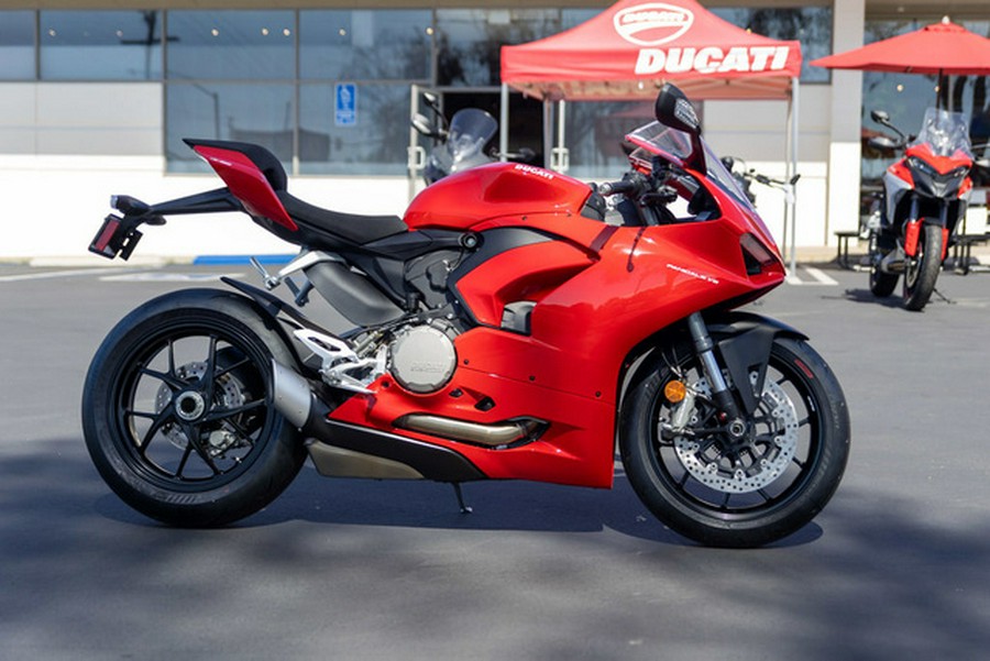 2025 Ducati PANIGALE V2