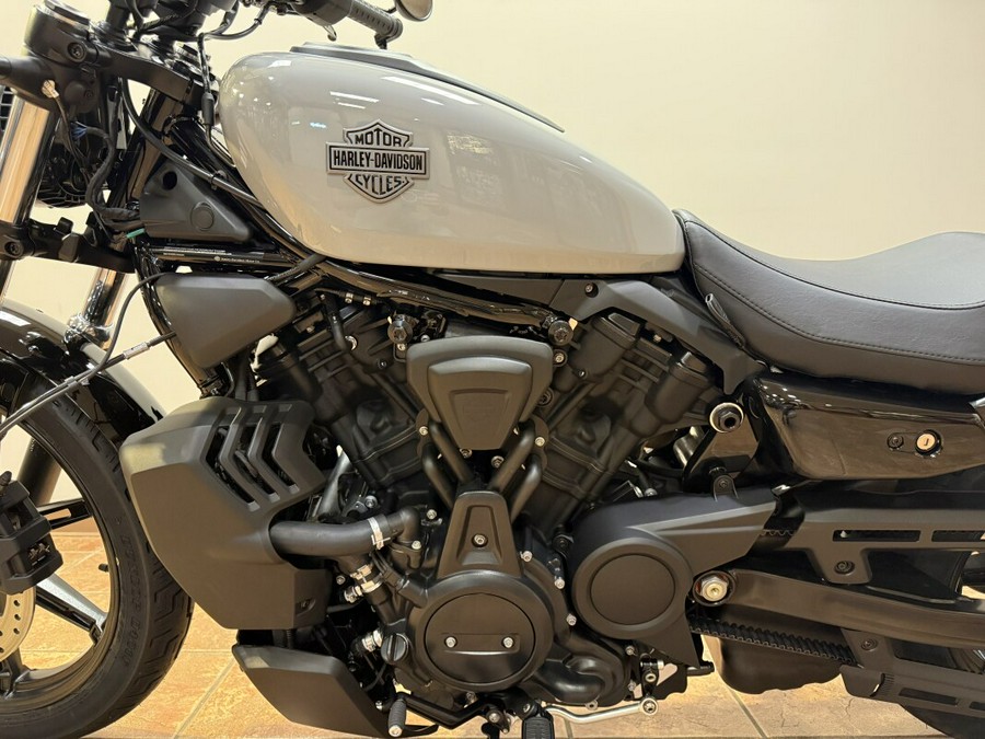 2025 RH975 Nightster™