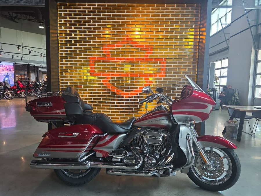 FLTRUSE 2016 CVO™ Road Glide® Ultra