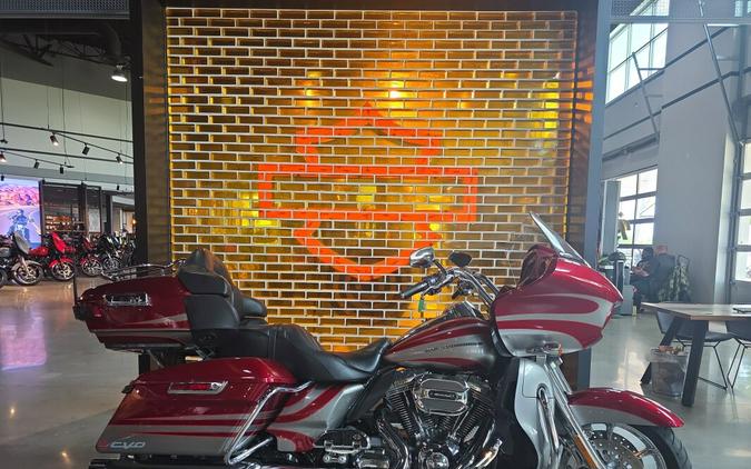FLTRUSE 2016 CVO™ Road Glide® Ultra