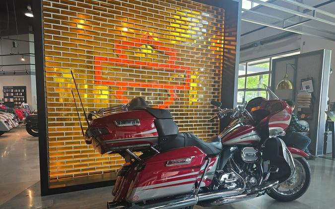 FLTRUSE 2016 CVO™ Road Glide® Ultra