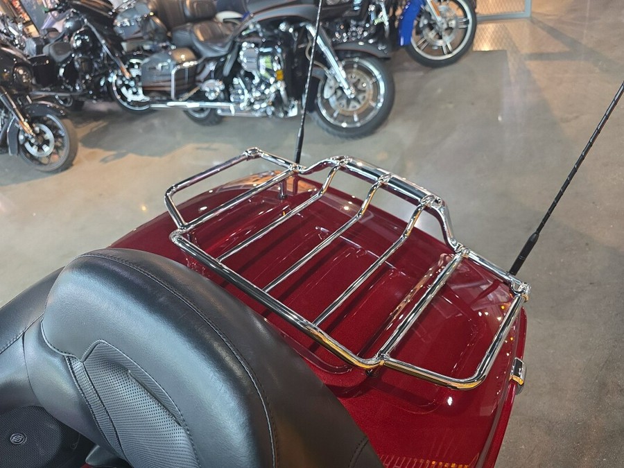 FLTRUSE 2016 CVO™ Road Glide® Ultra