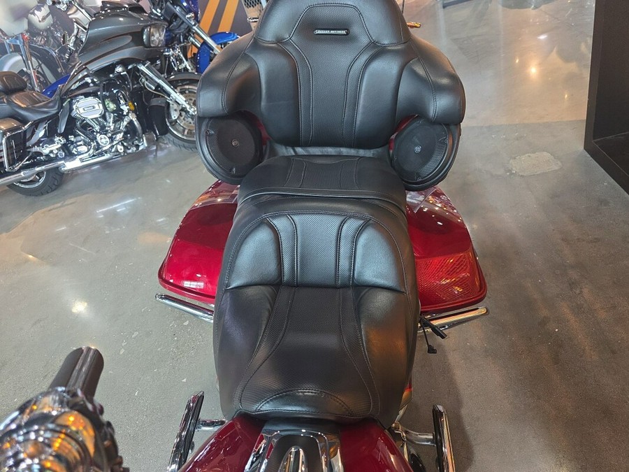 FLTRUSE 2016 CVO™ Road Glide® Ultra