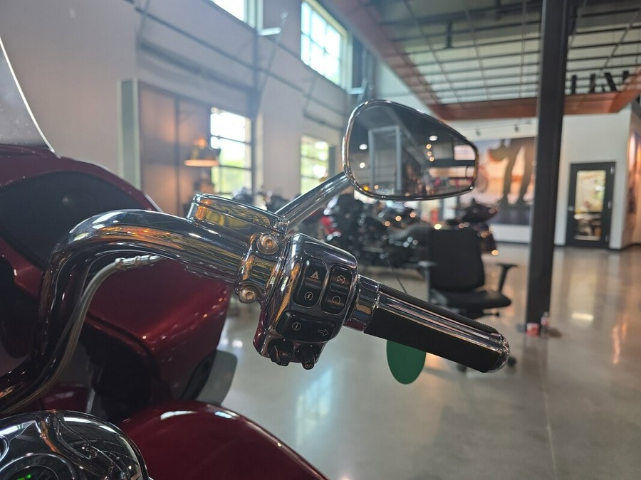 FLTRUSE 2016 CVO™ Road Glide® Ultra