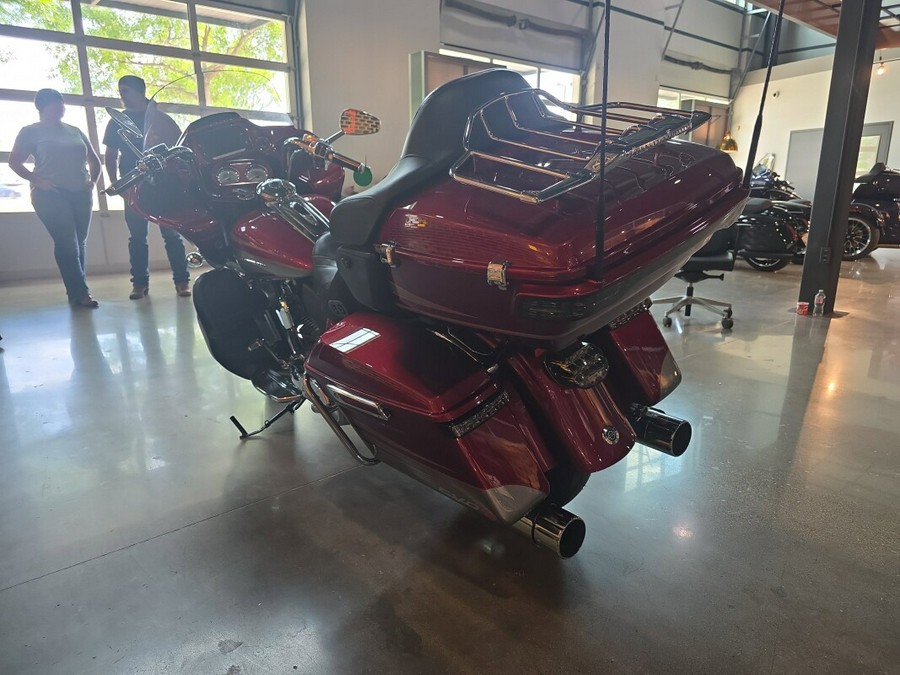FLTRUSE 2016 CVO™ Road Glide® Ultra
