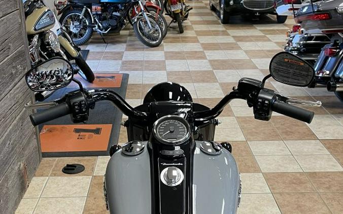 2024 Harley-Davidson Freewheeler Billiard Gray - Black Finish