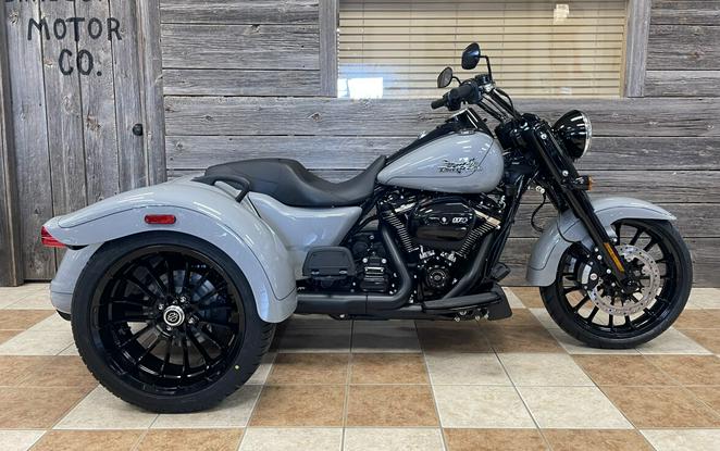 2024 Harley-Davidson Freewheeler Billiard Gray - Black Finish