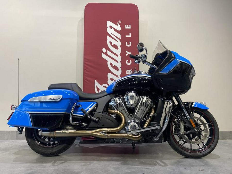 2022 Indian Motorcycle® Challenger® Limited Spirit Blue Metallic/Black Metallic