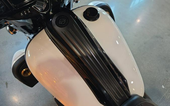 Harley-Davidson® CVO™ Street Glide® 2016