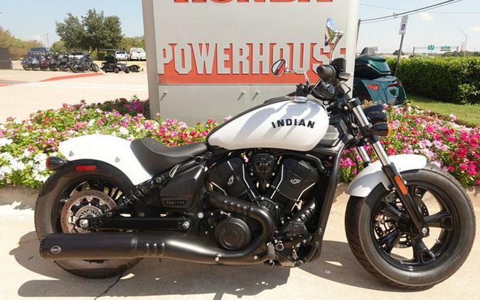 2025 Indian Scout Sixty Bobber Limited Ghost White Metallic Smoke