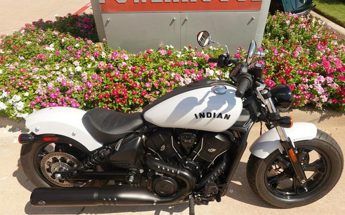 2025 Indian Scout Sixty Bobber Limited Ghost White Metallic Smoke