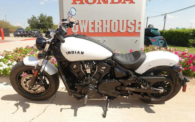 2025 Indian Scout Sixty Bobber Limited Ghost White Metallic Smoke